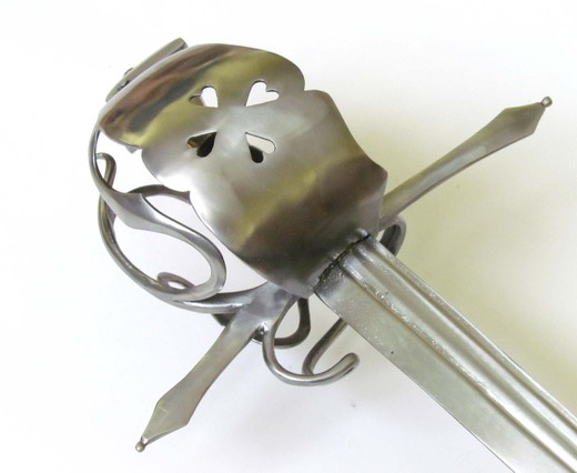 Sinclair hilt