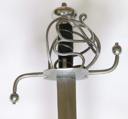 Basket hilt