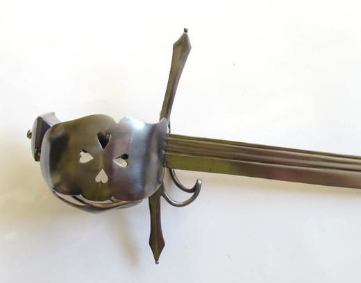 Sinclair hilt
