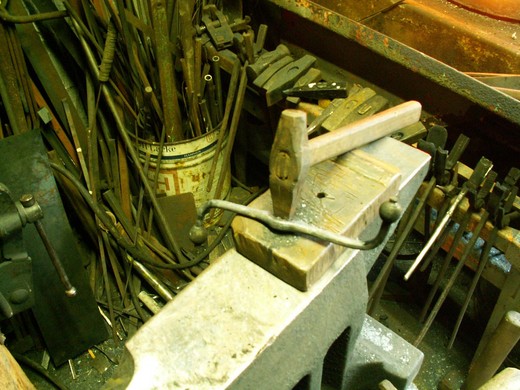 Basket hilt